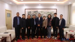 <b>我校济南校友会一行返校做职业生活生计经验分</b>